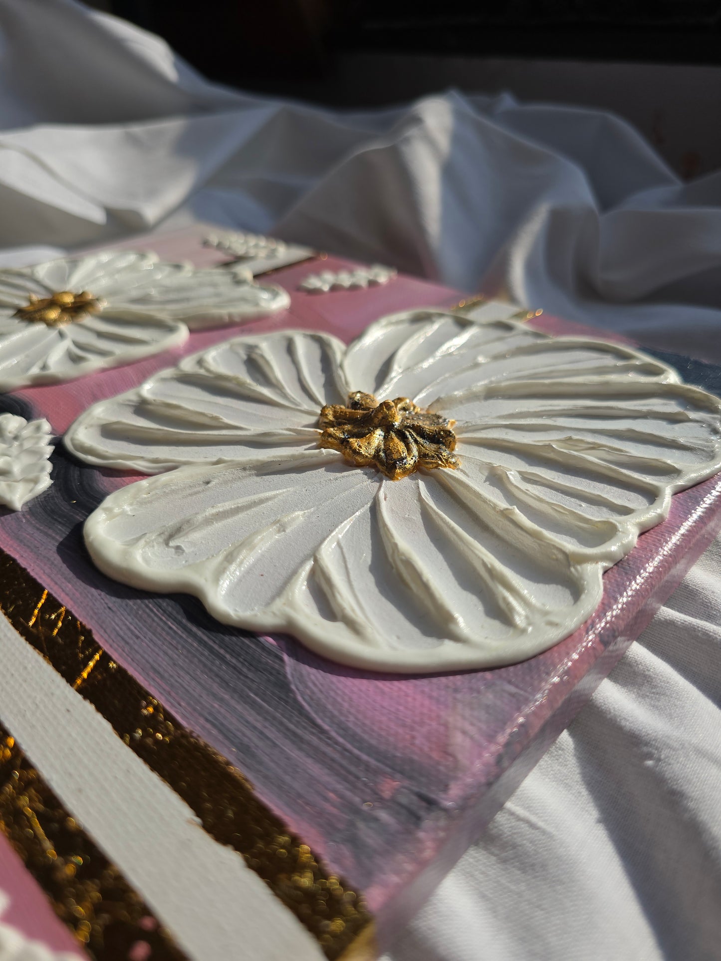 3D Flower Acrylic Painting: Pink & Gold Wall Art