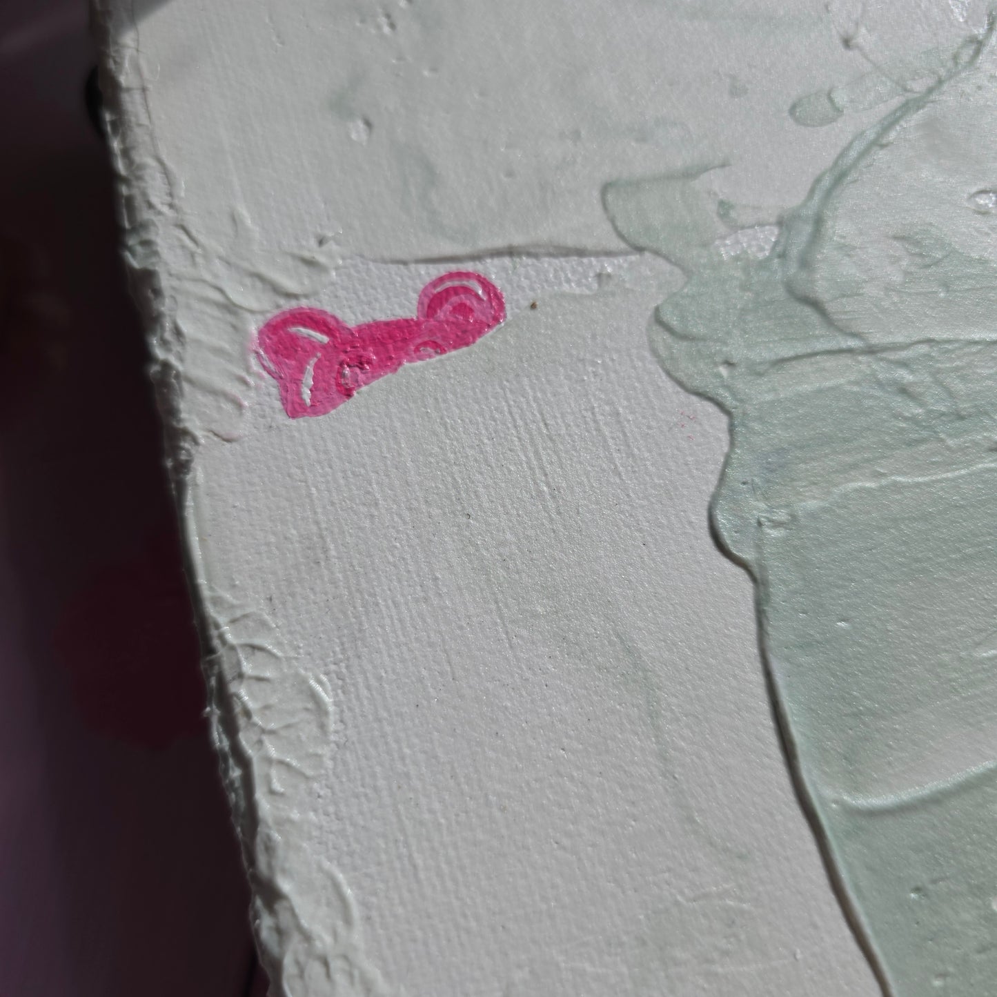 Hand-Painted White&Green Teddy Bear Holding Gummy Bear - Structured Background